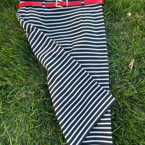 Papillon stretch pencil skirt with belt - Picture 3 of 4